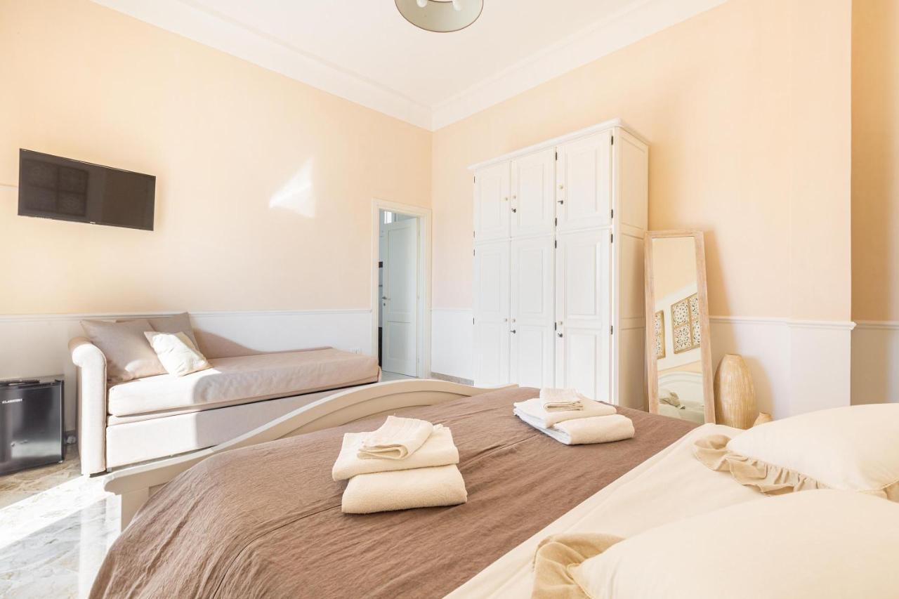 Dimora Le Tre Muse Guesthouse Lecce Esterno foto