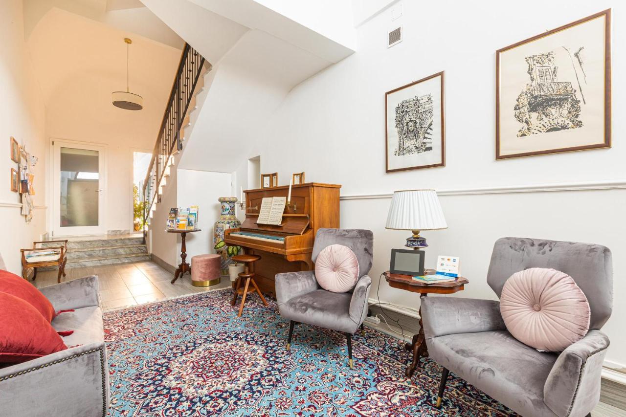 Dimora Le Tre Muse Guesthouse Lecce Esterno foto
